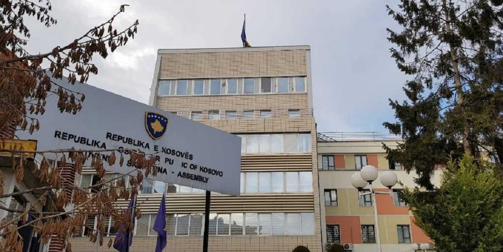 Mblidhen njëmbëdhjetë komisione parlamentare