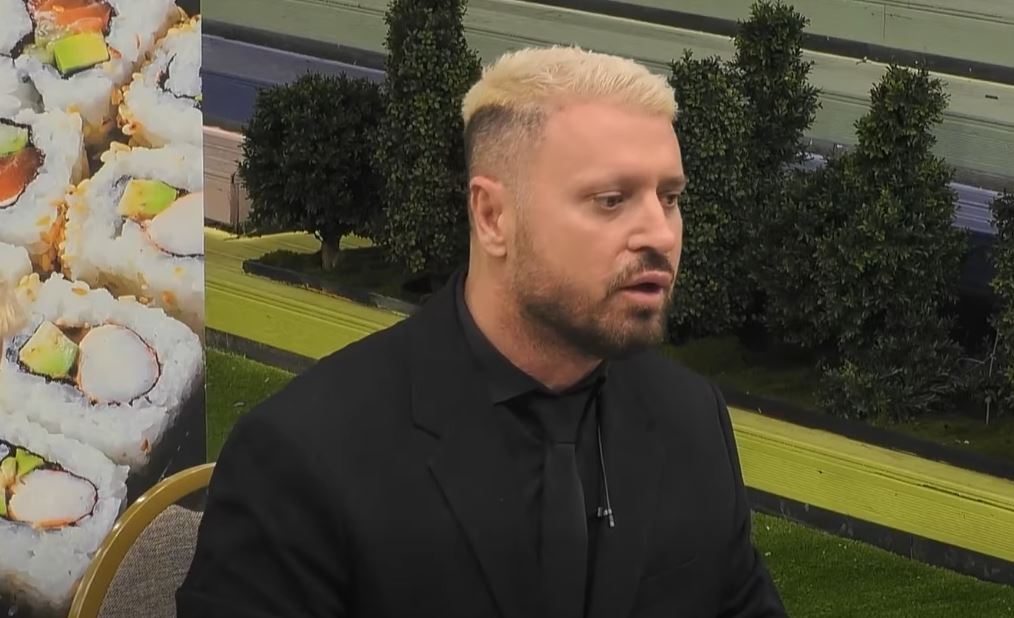  Pse je spiun    Labi vihet në siklet gjatë darkës së të nominuarve  VIDEO 