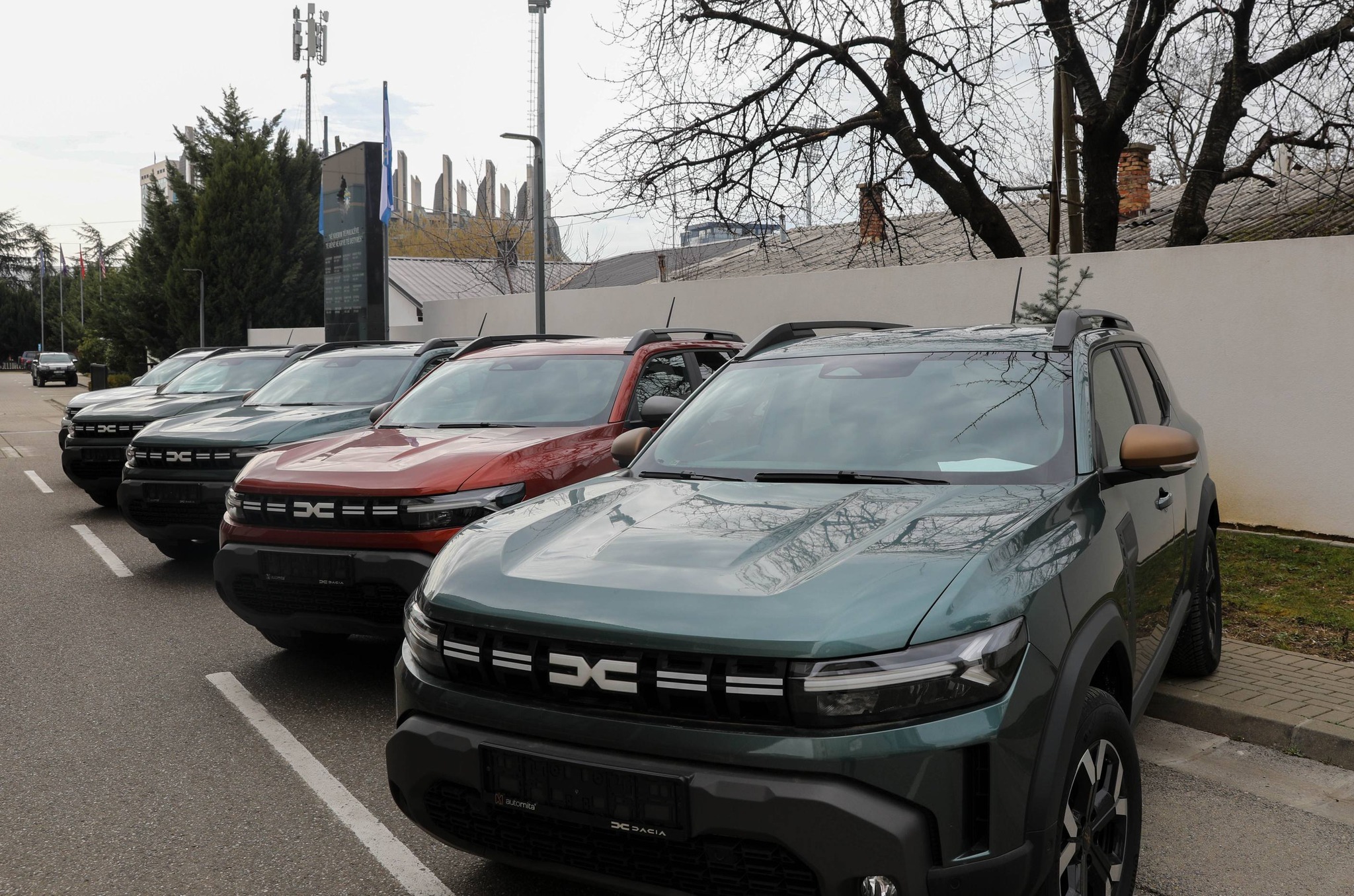 Policia e Kosovës pranon pesë vetura dhe pajisje në vlerë të 200 mijë € nga Gjermania