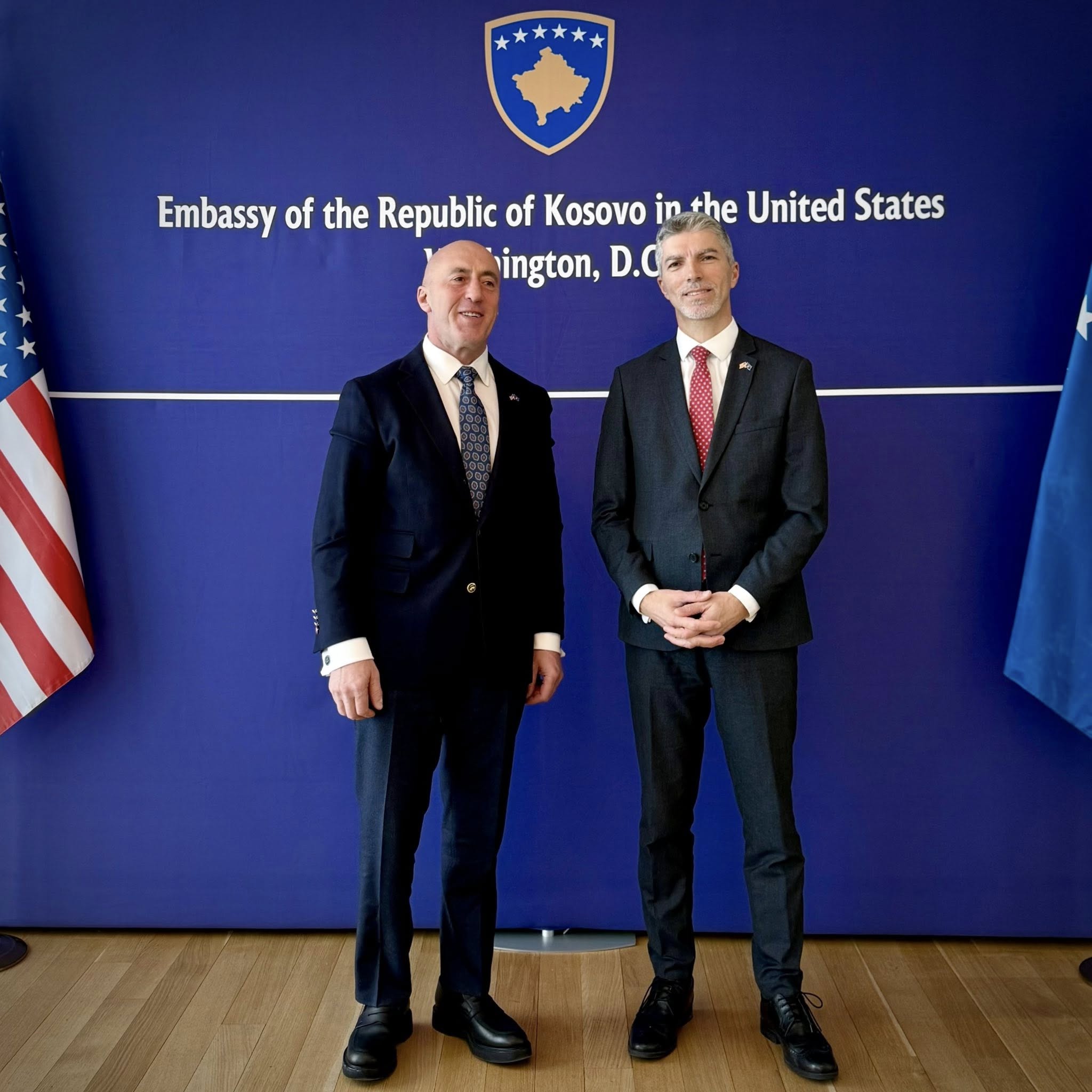 Dugolli pret Haradinajn  Rexhepin dhe Kamberin në Ambasadën e Kosovës në SHBA
