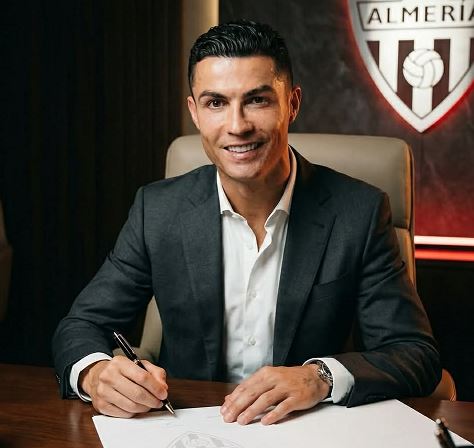 Ronaldo zyrtarisht kthehet në futbollin spanjoll