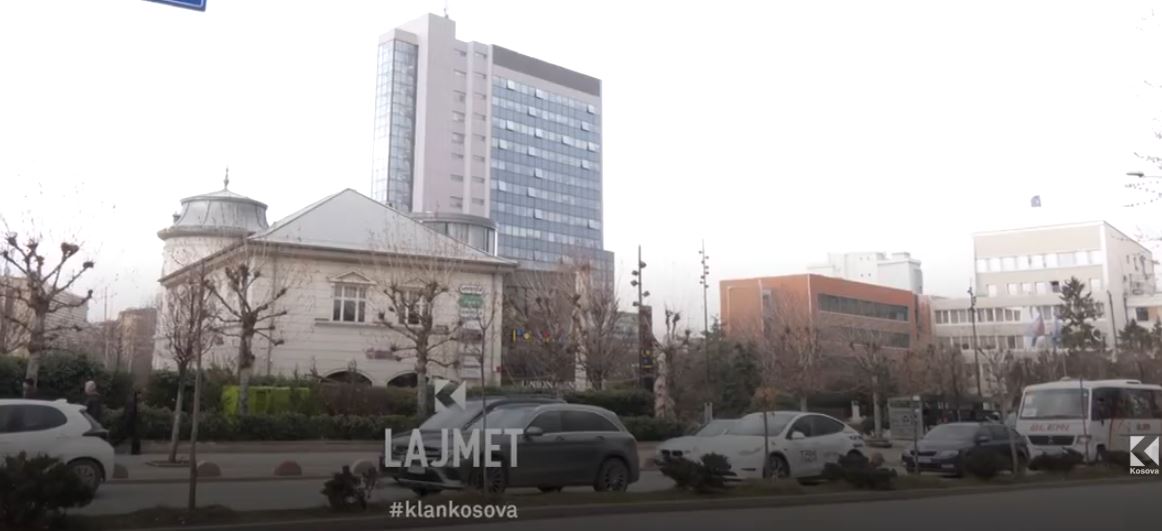 Projekti i kryeqytetit: Sheshi i stërvonuar i “Adem Jasharit” (VIDEO)