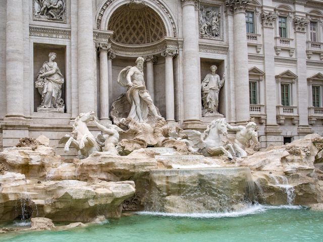 Turistët tani do të paguajnë për të parë Shatërvanin Trevi në Romë