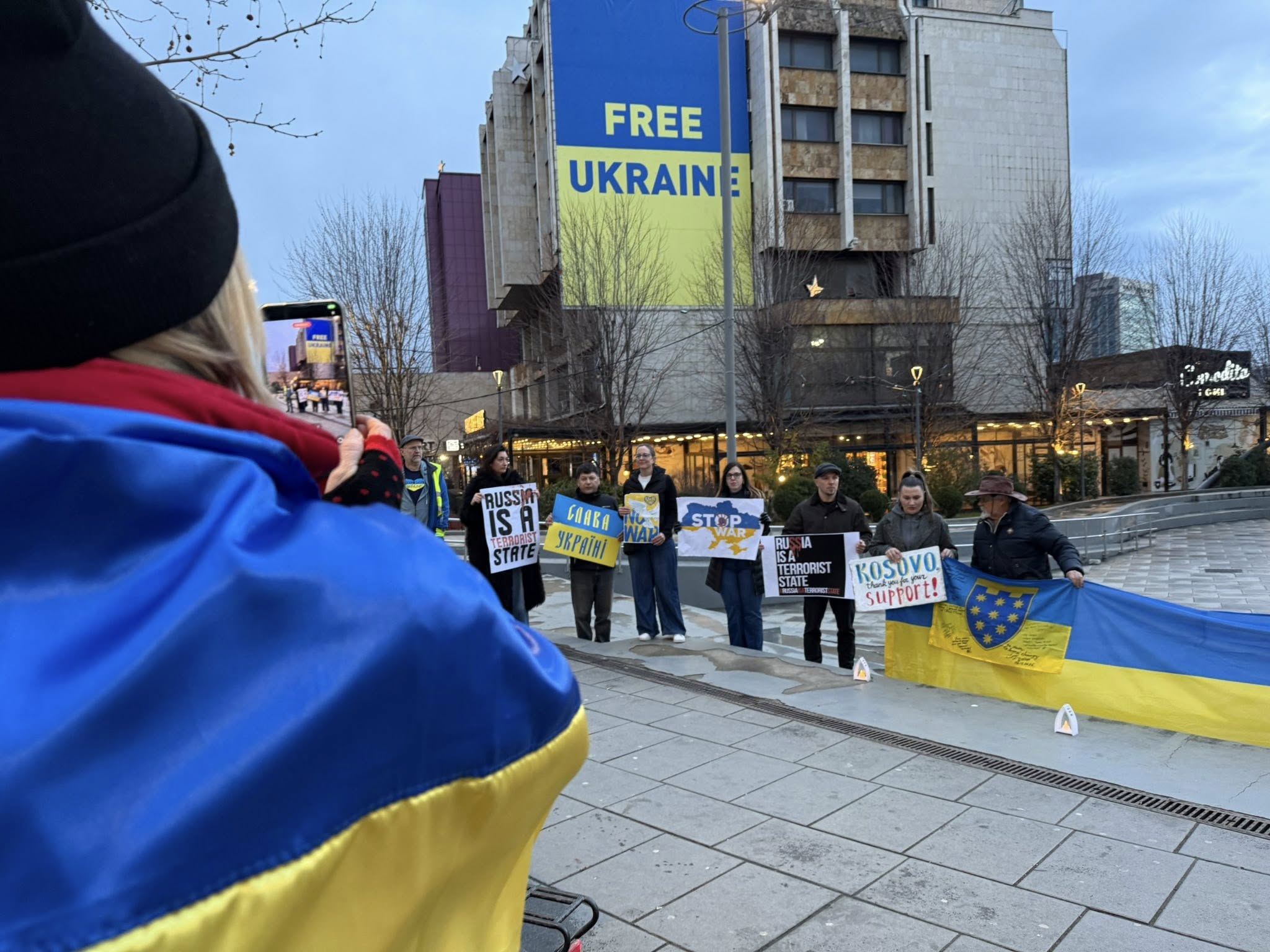 Katër vjet nga nisja e luftës në Ukrainë, solidarizim në Prishtinë