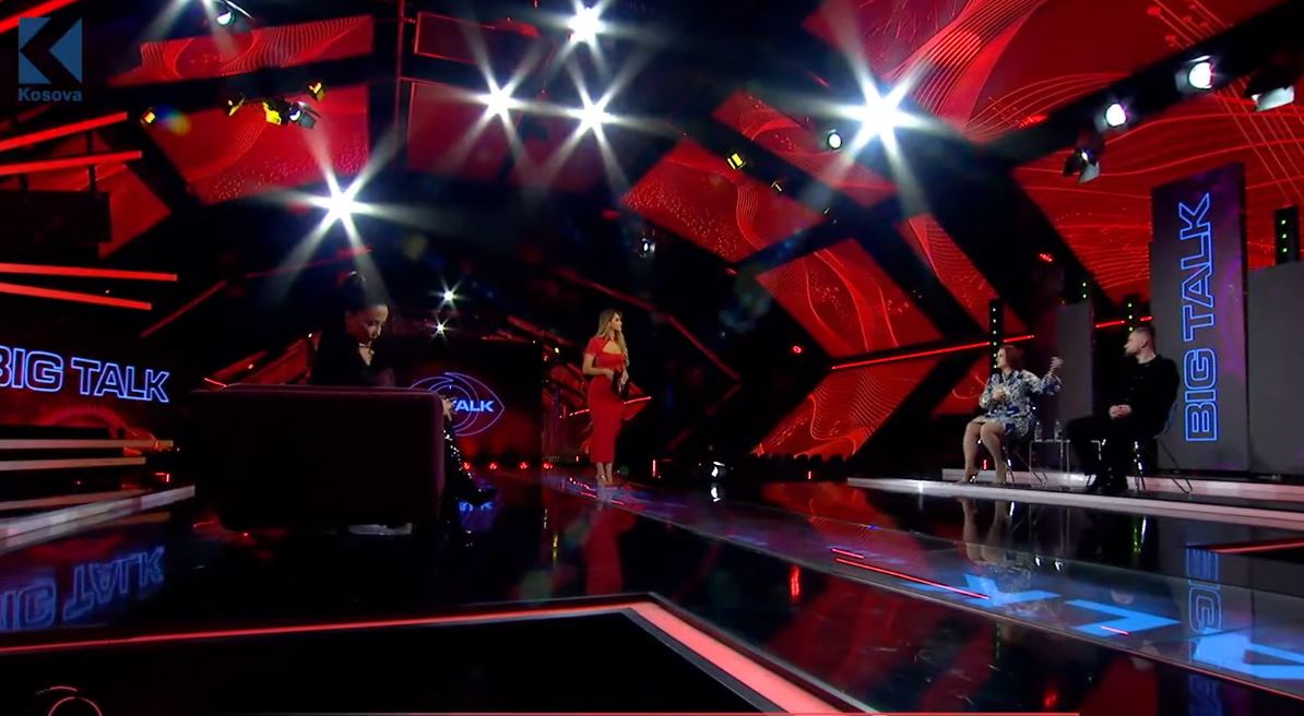  E ka kryçëzu Bia Khalifan  por është fans i Kim Kardashian   debat i ashpër në studio  VIDEO 