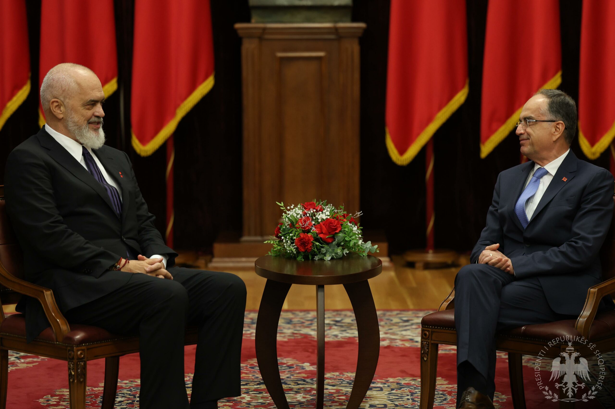 Rama takohet me Begajt, dorëzon ndryshimet në qeveri