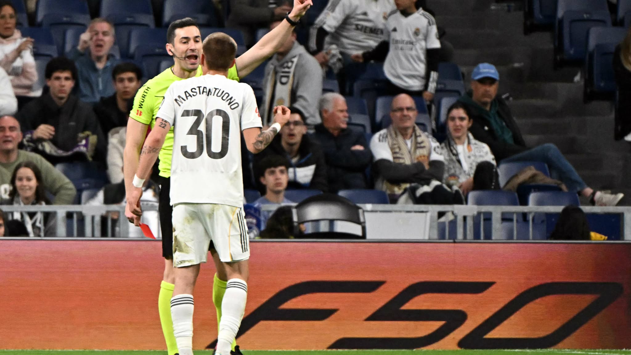 Kritika të mëdha për talentin argjentinas, nuk përjashtohet huazimi apo largimi nga Real Madridi