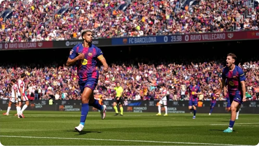 Araujo vendos për Barcelonën, katalunasit +7 nga Reali