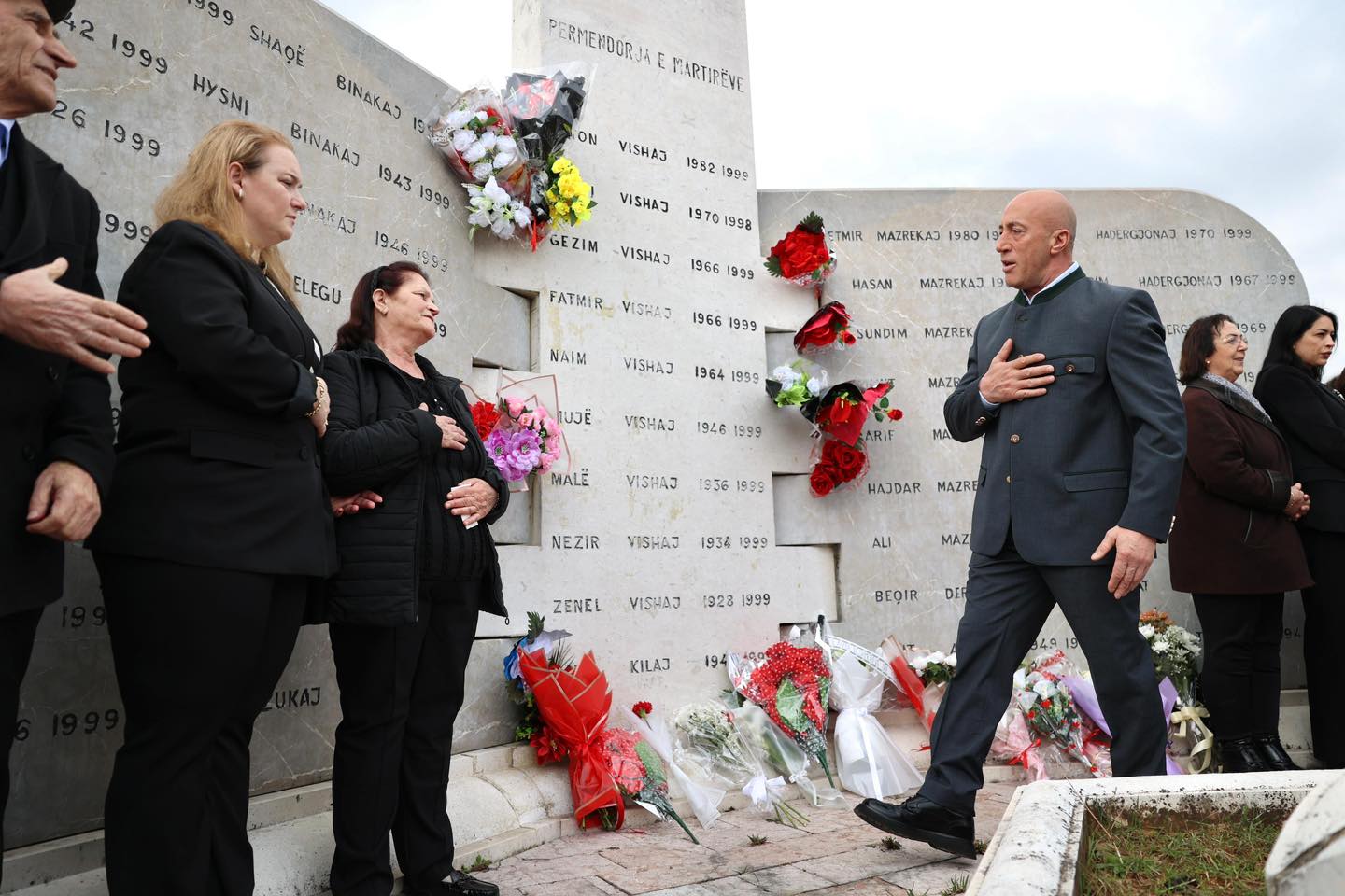 Haradinaj kujton viktimat e Masakrës së Belegut: Shteti që e gëzojmë sot është fituar me shumë gjak e sakrificë