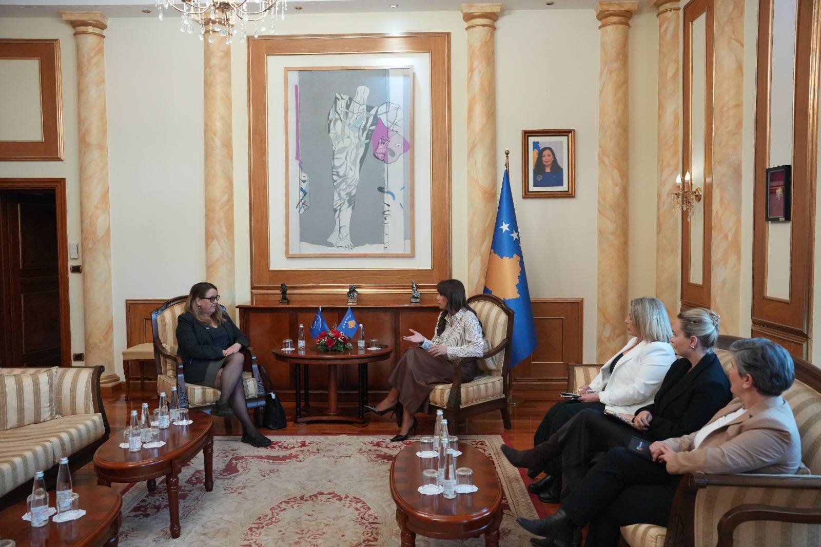 Haxhiu pret në takim Shefen e Zyrës së KE-së, flasin për zhvillimet politike në vend