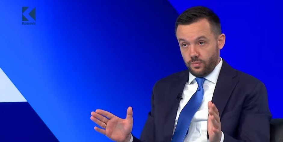 Tahiri: Albin Kurti të ndjehet krenar që po jeton në epokën e Hashim Thaçit (VIDEO)