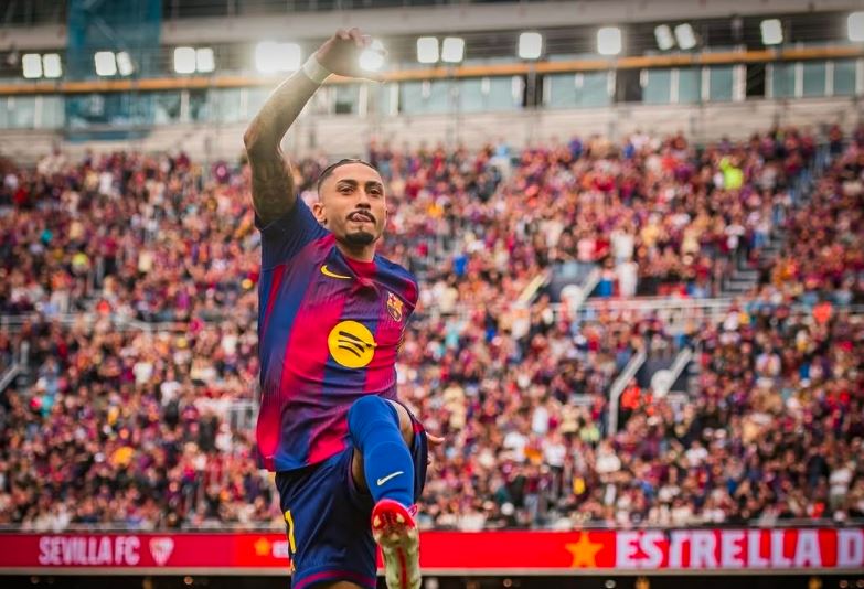 Barcelona fiton bindshëm ndaj Sevillas, hat-trick i Raphinhas