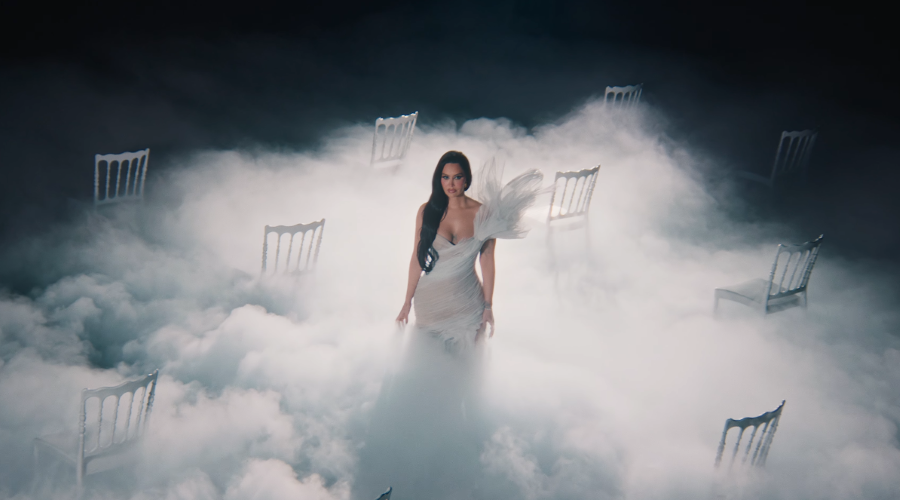 “Thuje”, Dafina Zeqiri publikon këngën e re (VIDEO)