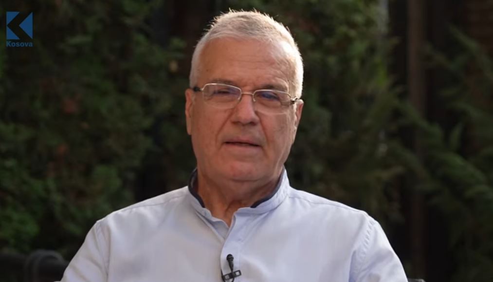 Këngëtari Dani hap zemrën në "Weekend", flet për familjen, miqtë e bashkëpunëtorët (VIDEO)