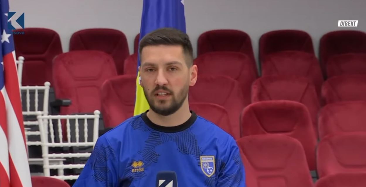 Moti i detyron deçanasit të mblidhen në hapësirë të mbyllur për ta përkrahur Kombëtaren (VIDEO)