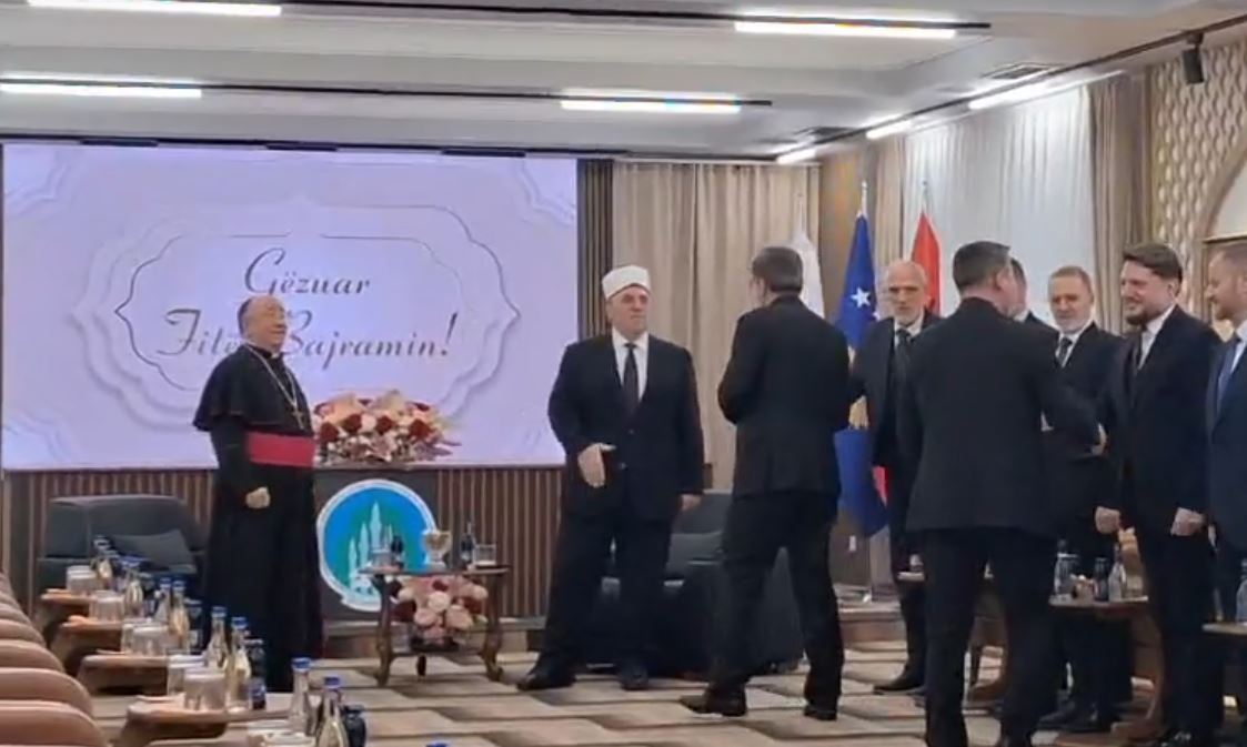 Ipeshkvi Gjergji shkon për vizitë në BIK me rastin e festës së Bajramit (VIDEO)