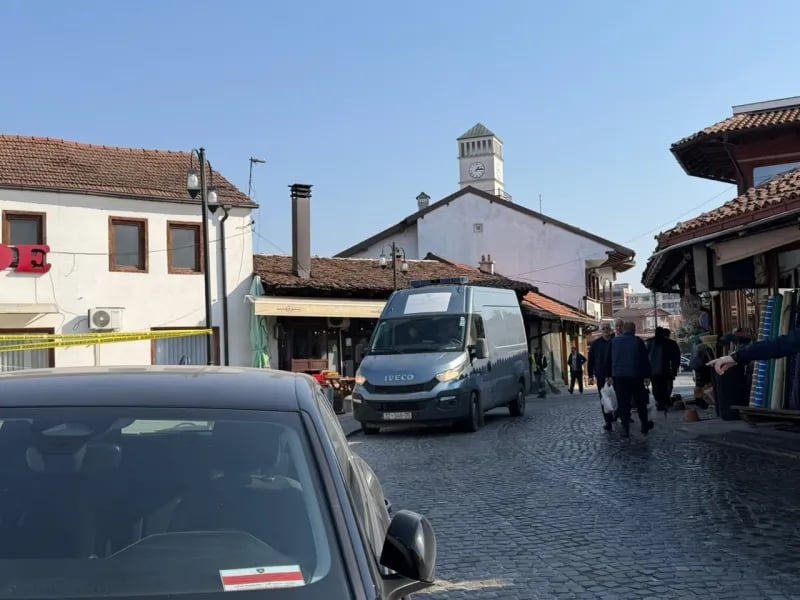 Edi Mehmeti është personi që mbeti i plagosur në Gjakovë
