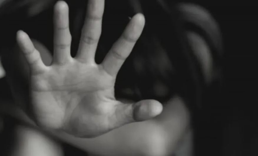 Arrestohet një person në Deçan, dyshohet se para disa javësh dhunoi një femër