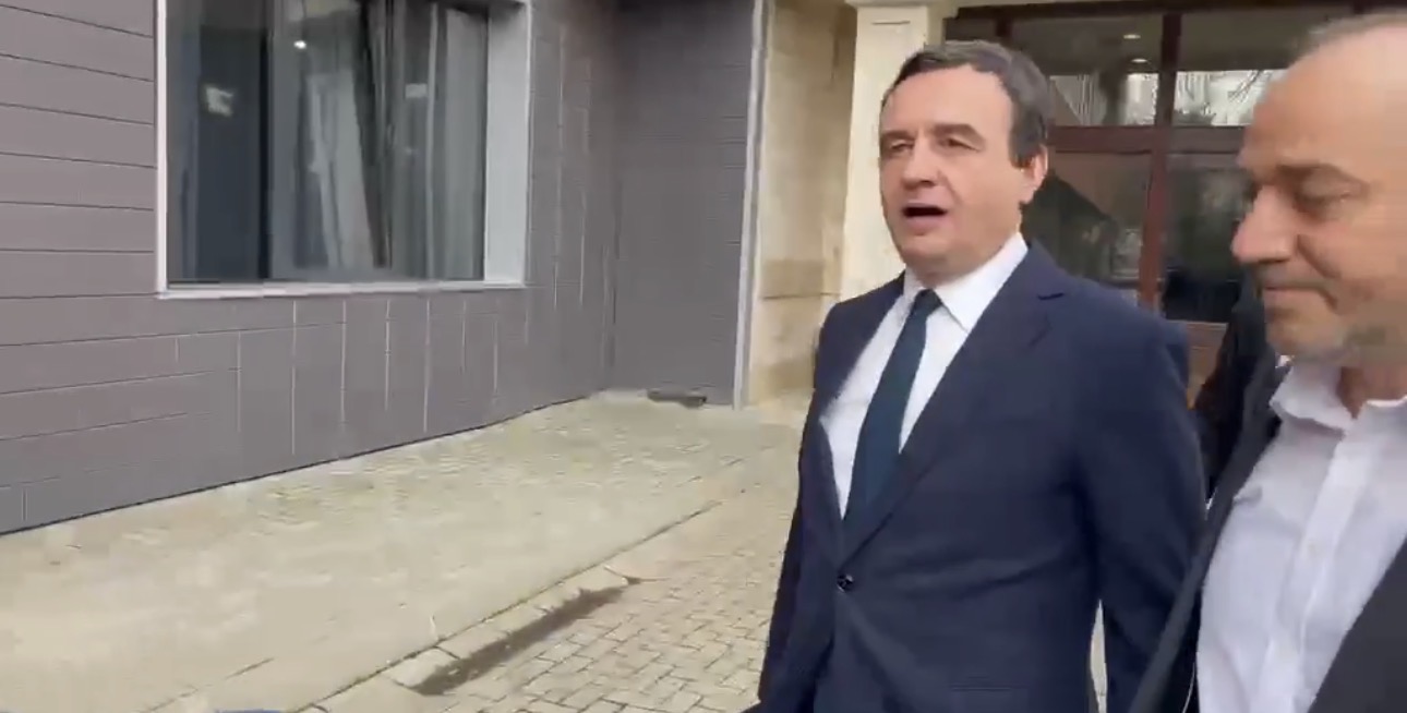 Kurti nuk përgjigjet pse s'i shkoi Osmanit në takim (VIDEO)