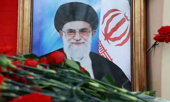 Shtyhet funerali shtetëror për Khamenein