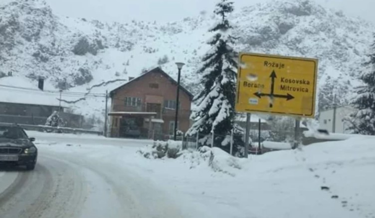 Rruga Kullë-Rozhajë e hapur për veturat e vogla, për kamionë ende jo