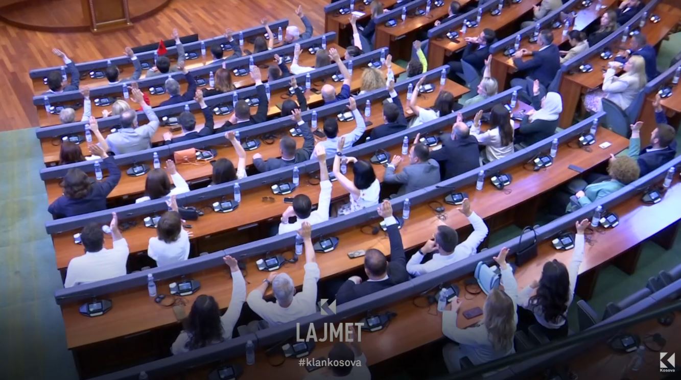 Deputetët e pafat: Asamblenë s'e deshën, parlamenti nuk u zgjati (VIDEO)
