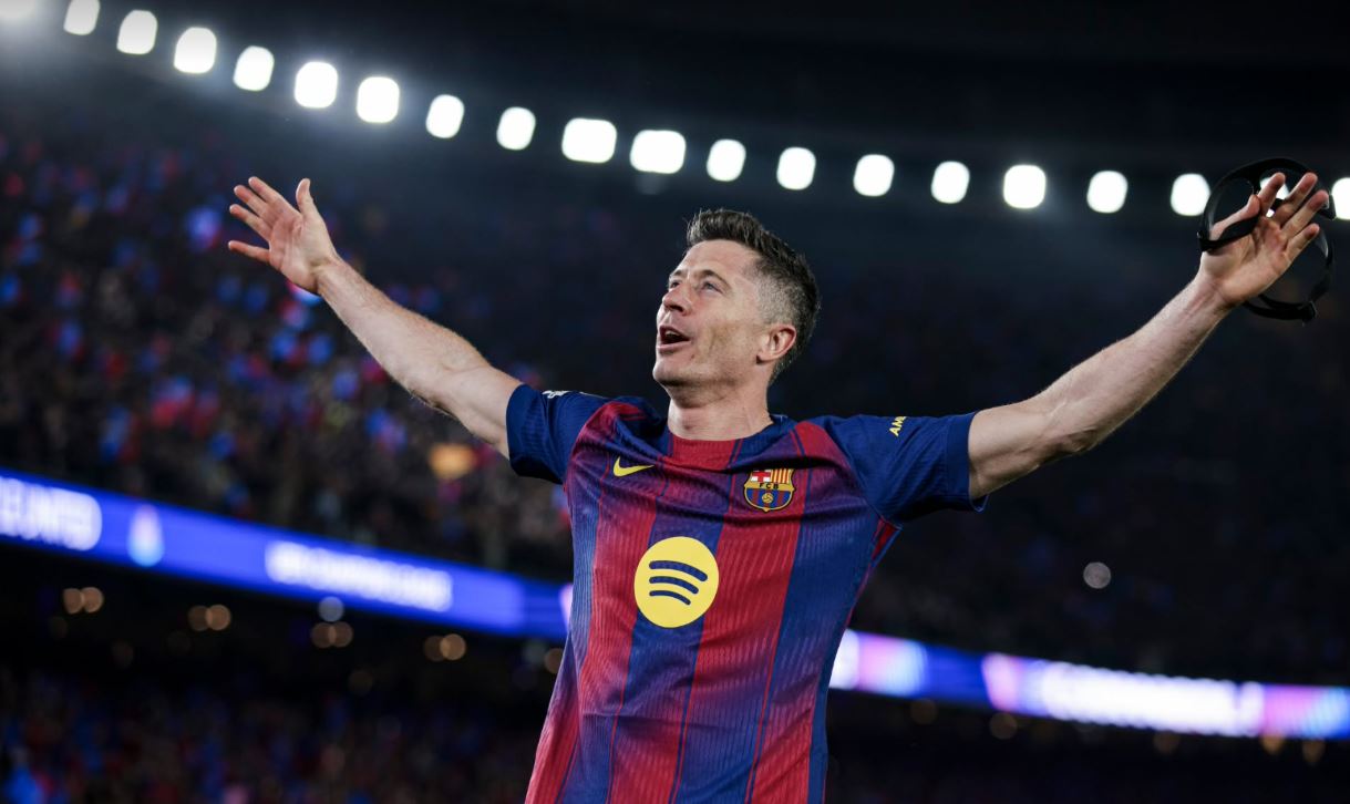 Robert Lewandowski thyen rekord historik në Champions League