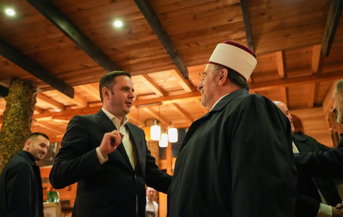 Festa e Bajramit, Abdixhiku: Zoti ju bekoftë ju, familjet tuaja dhe vendin tonë!