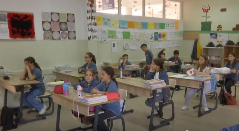 Në kuadër të Epopesë së UÇK-së, ora e parë mësimore sot i kushtohet luftës çlirimtare