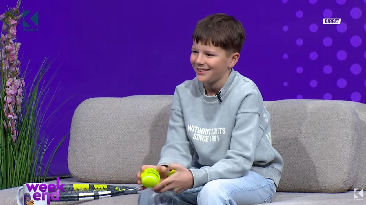 Oso Bujupaj, 10-vjeçari që befason me aftësitë në tenis (VIDEO)