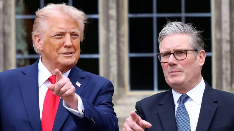 Trump dhe Starmer bisedojnë në telefon, pajtohen që të rihapet Ngushtica e Hormuzit