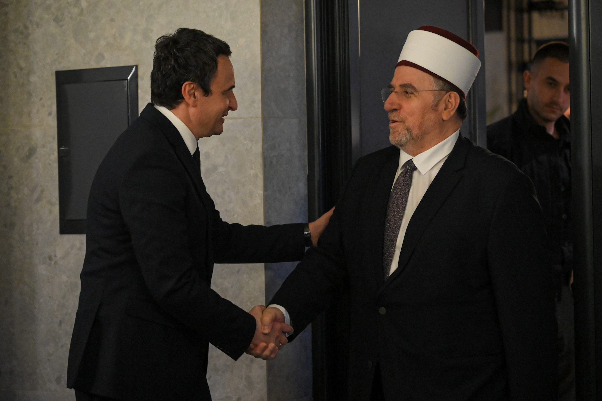 Kurti shtron iftar për myftiun Tërnava