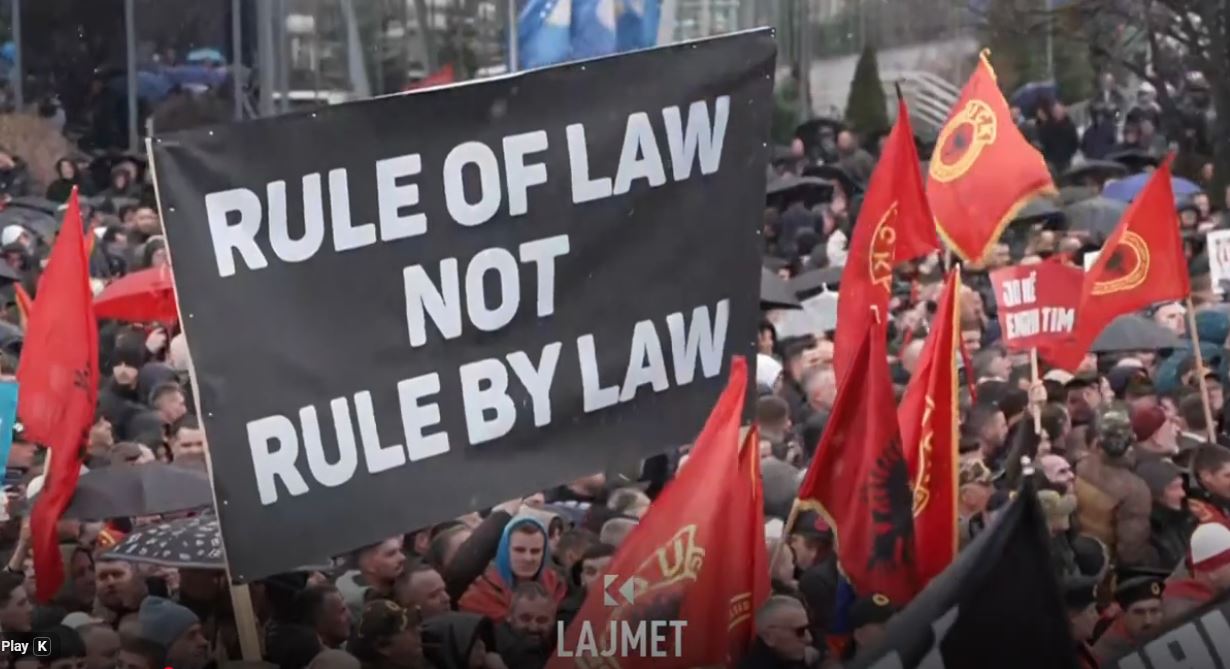 Kërkesa për paraburgim, ZPS “habitet” e nxitet nga protesta për drejtësi (VIDEO)