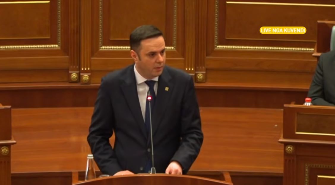 Abdixhiku: Adem Jashari bëri hapin e parë në një rrugë që nuk e shihte askush