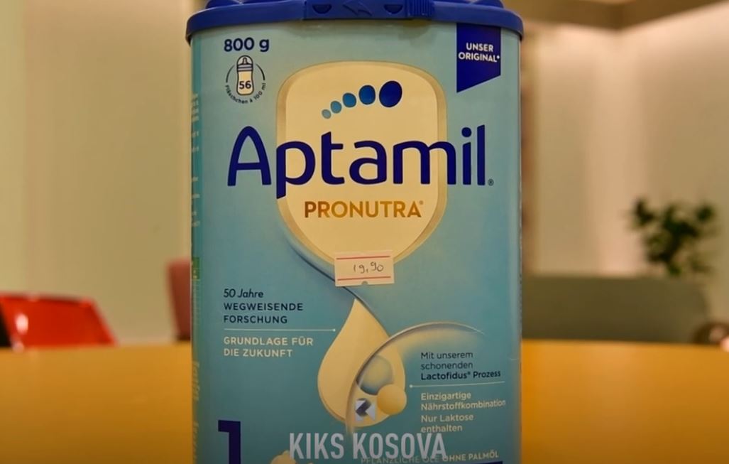 Skandal i rëndë: Aptamil me toksina të rrezikshme ende në Kosovë, kush mban përgjegjësi? (VIDEO)