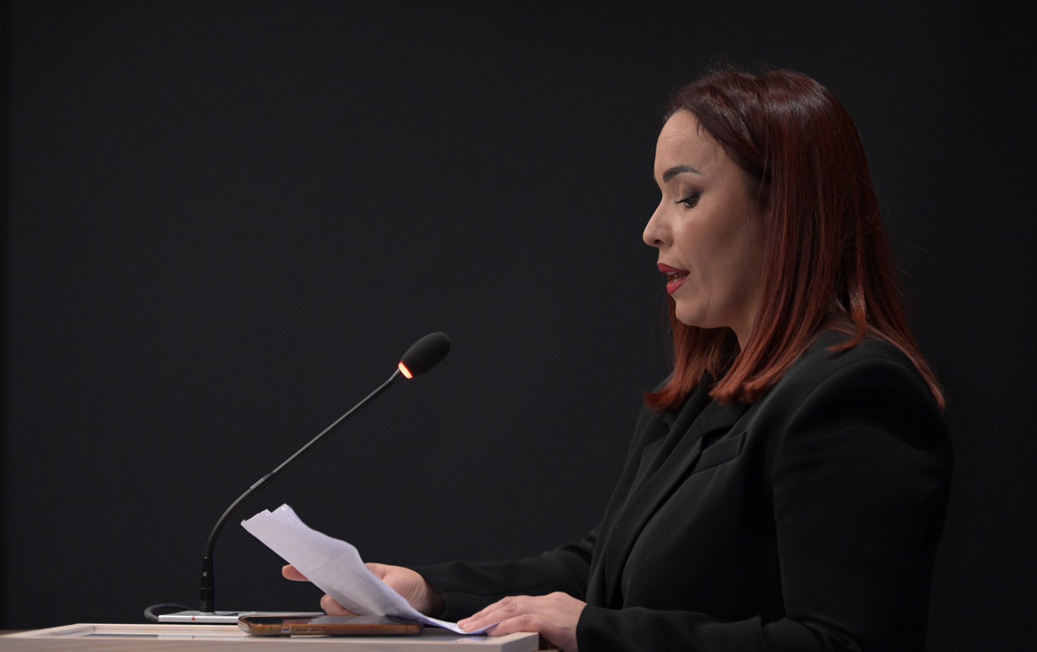 “SafeJournalists” dënon ngacmimin seksual online ndaj gazetares Ardiana Thaçi-Mehmeti