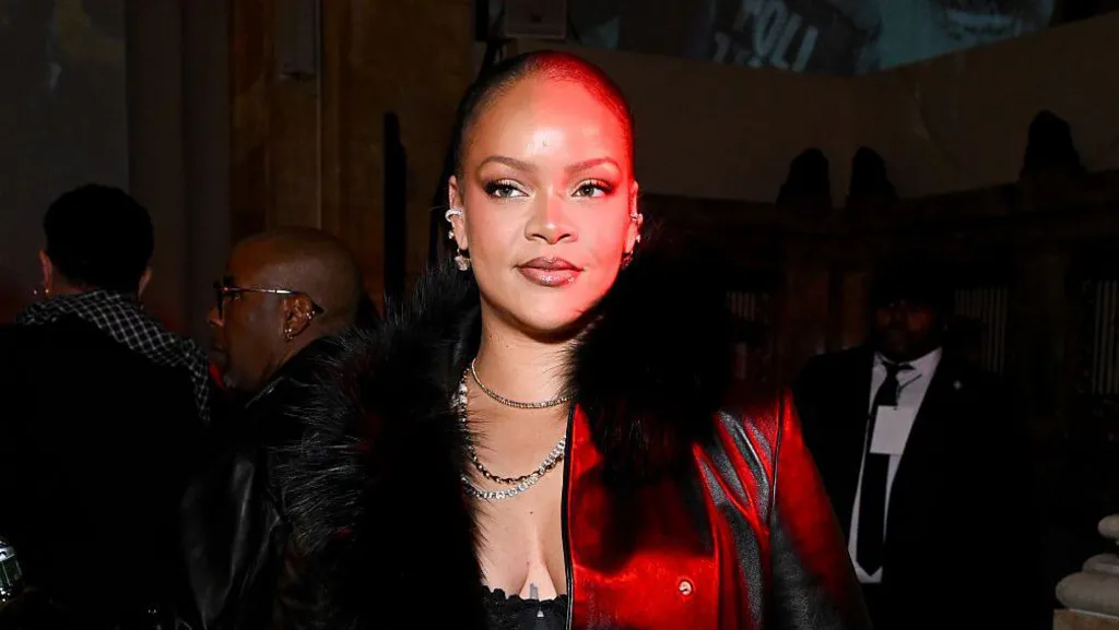 Të shtëna me armë në shtëpinë e Rihannës në Beverly Hills