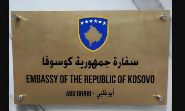 Evakuimi i mundshëm i kosovarëve të bllokuar në Emirate, Ambasada e Kosovës në Abu Dhabi me njoftim të ri