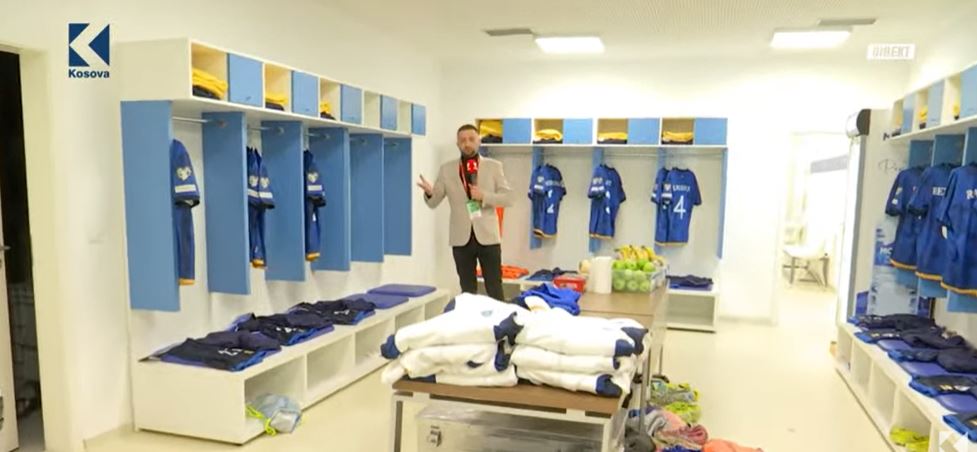 “Ethet” e finales së madhe, pamje ekskluzive brenda zhveshtores së Kombëtares së Kosovës (VIDEO)