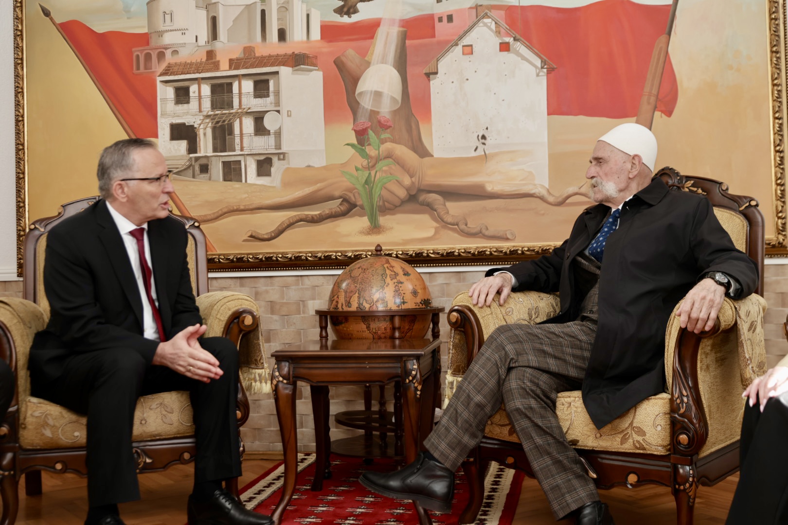 Hamza në Prekaz: Pas homazheve vizitova edhe bacën Rifat