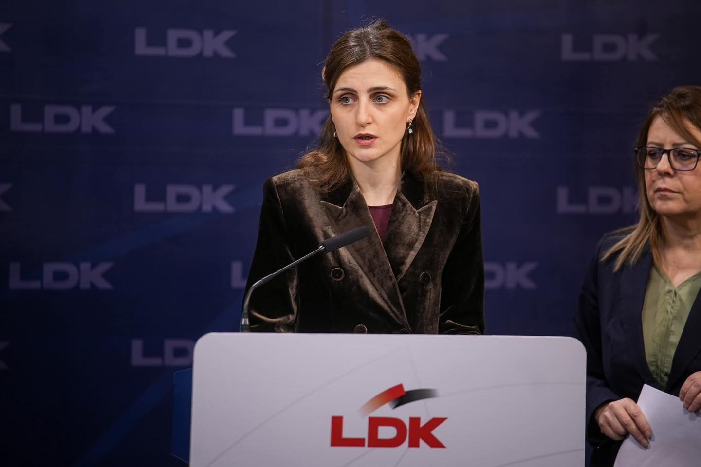 Ymeri: Seanca e mbrëmshme, testim që të vendoset Republika e Kurtit
