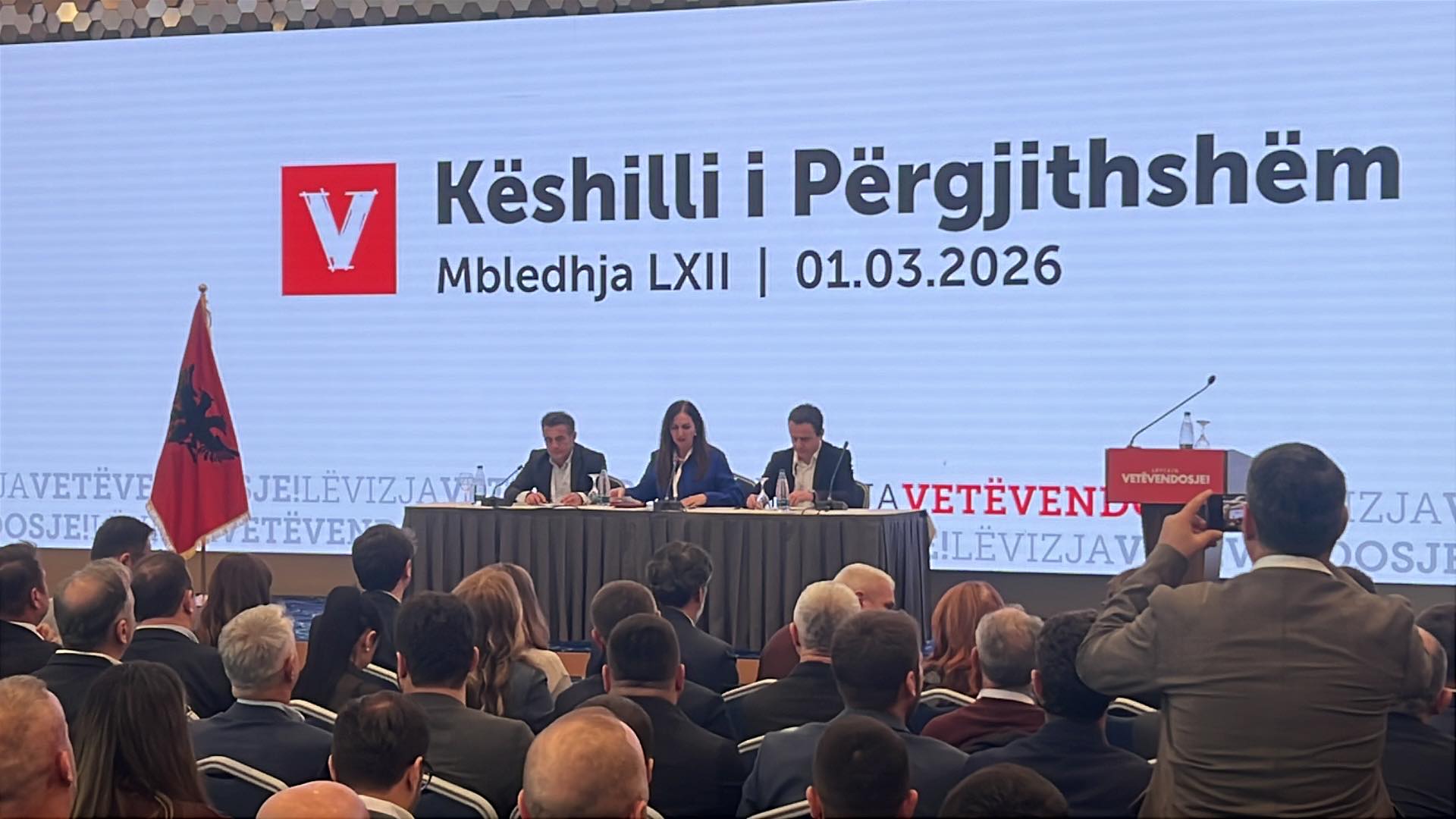 Me një orë vonesë, nis Këshilli i Përgjithshëm i VV-së