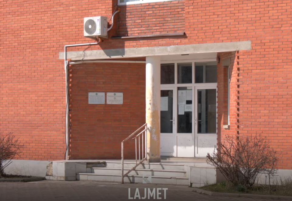 7 Marsi: Mësuesit “të rrahur” e pa përkrahje (VIDEO)
