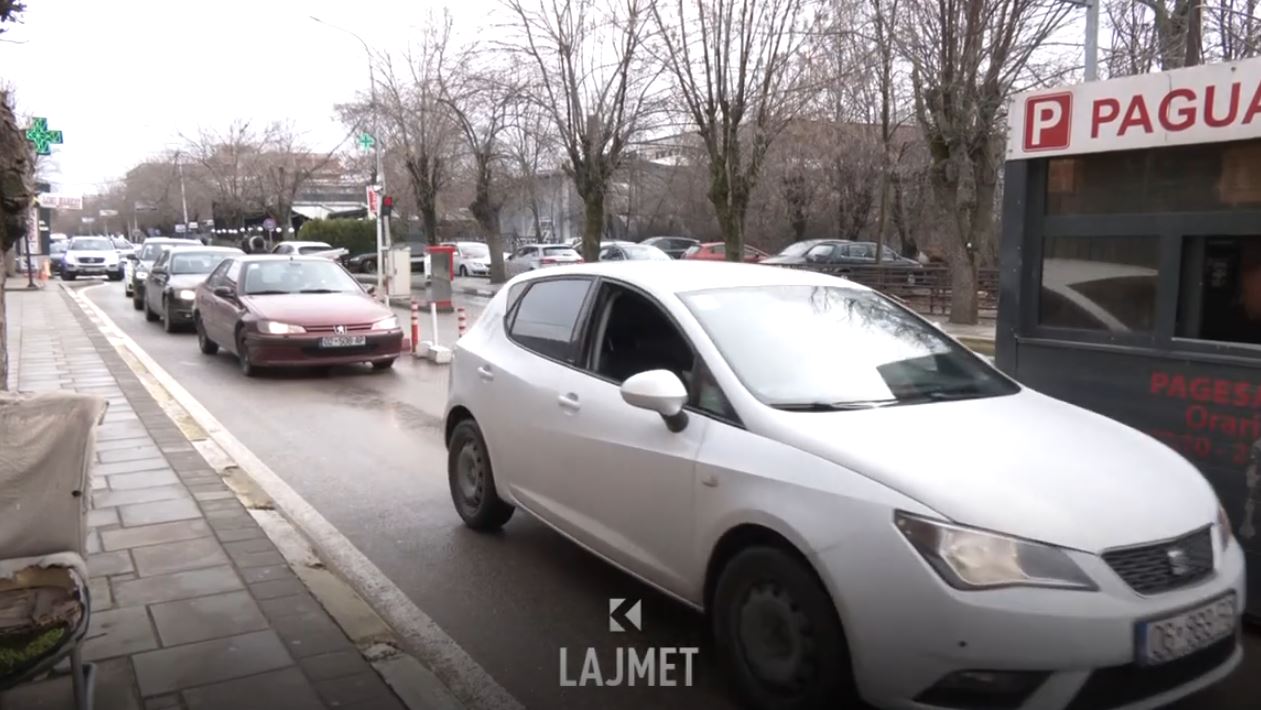 Dorëzohet QKUK: Kthehet tarifa e vjetër, 50 cent 1 orë parking (VIDEO)
