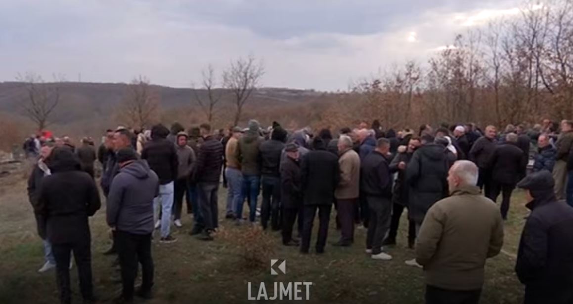 Tragjedia në Vjenë: Tre kosovarët varrosen në vendlindje (VIDEO)
