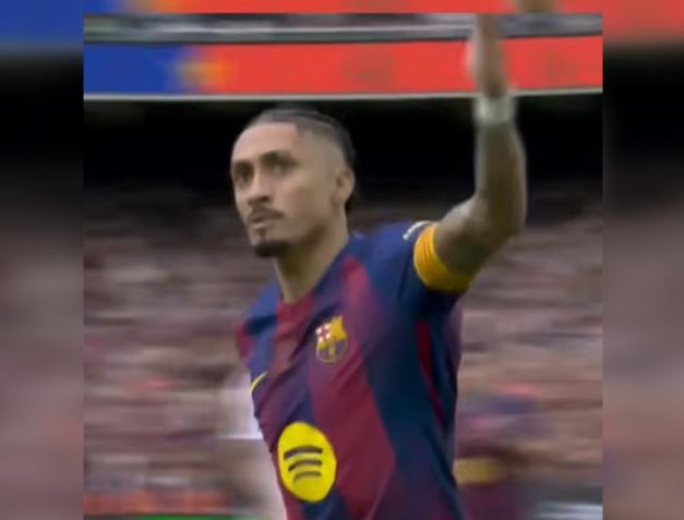 Raphinhaaa dy gola për Barçën nga pika e bardhë (VIDEO)