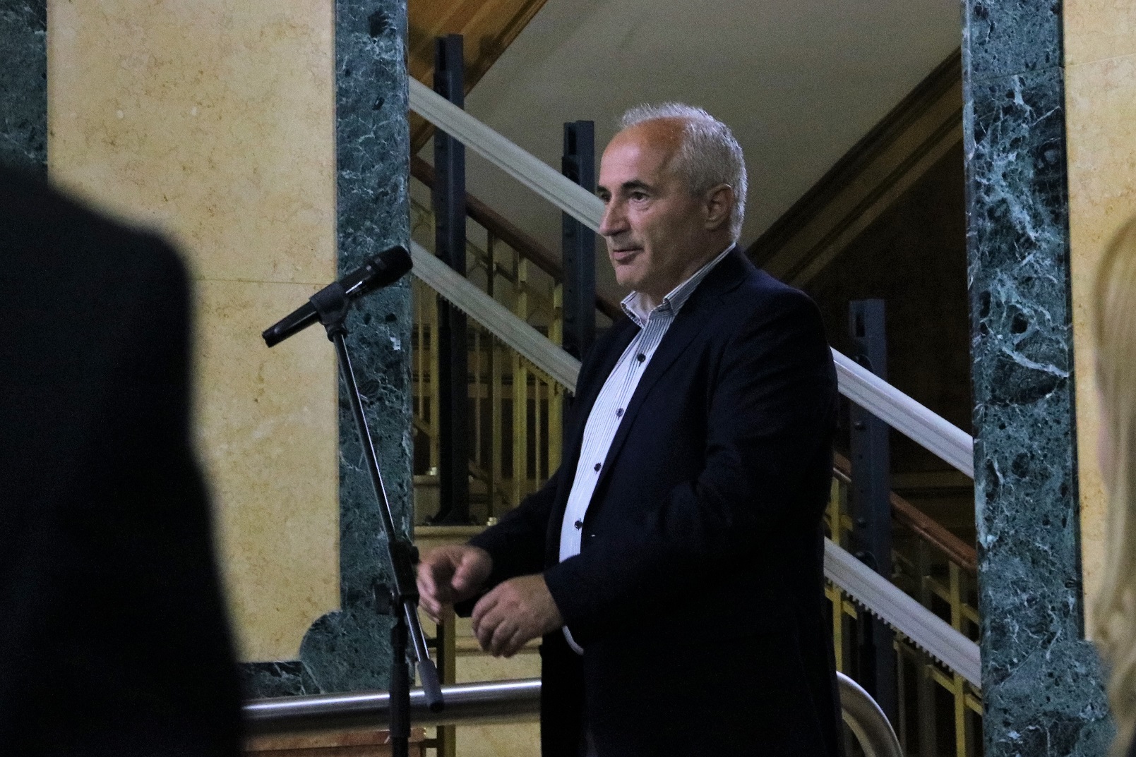 Pas shkarkimit të Loshit, drejtori për çështjet ligjore në Kuvend emërohet U.D. i Zv/Sekretarit