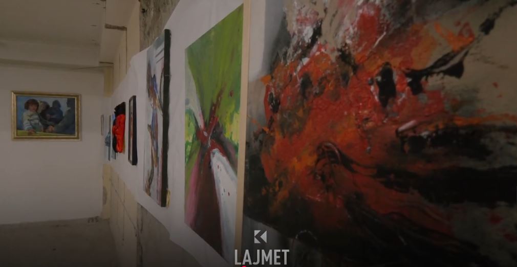 Përvjetori i gjykimit: Ekspozitë artistësh për luftëtarët në Hagë (VIDEO)