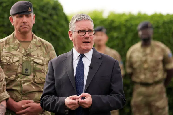 Starmer thotë se Trump 'gaboi' që kërcënoi civilët iranianë