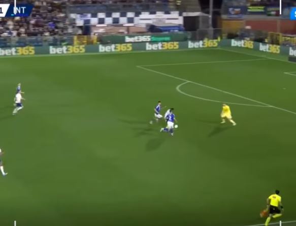 Oh çfarë gabimi nga portieri i Comos ndaj Interit, e "zhbën" superasistin e vet (VIDEO)